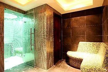 & Hotel 4*